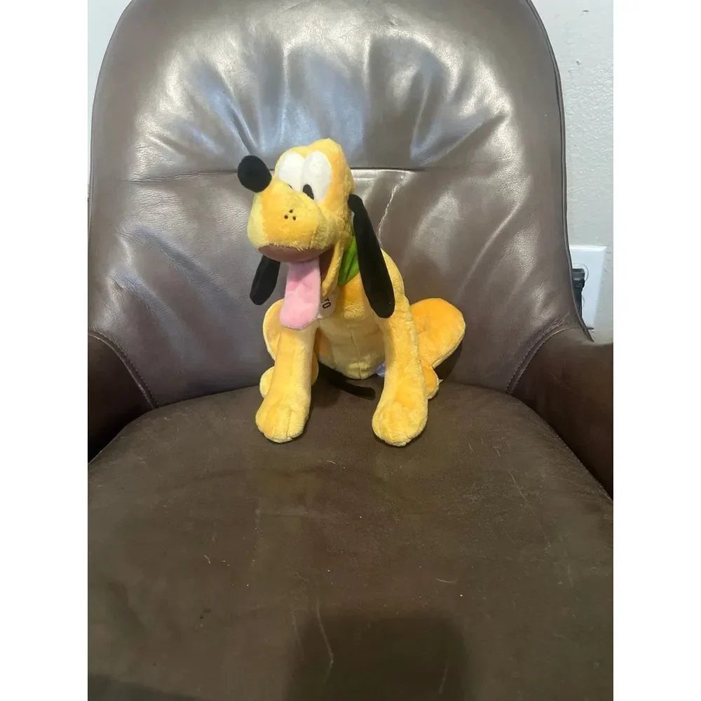 Disney Pluto‎ plush